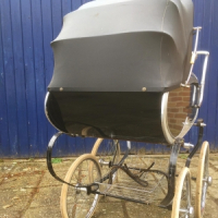 Prachtige vintage van Delft kinderwagen